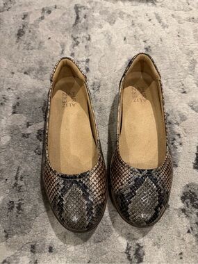 Naturalizer Women's Snake-Print Ballet Flats